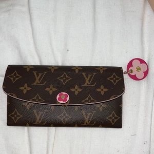 Louis Vuitton
Emilie Wallet Limited Edition Blooming Flowers Monogram Canvas
